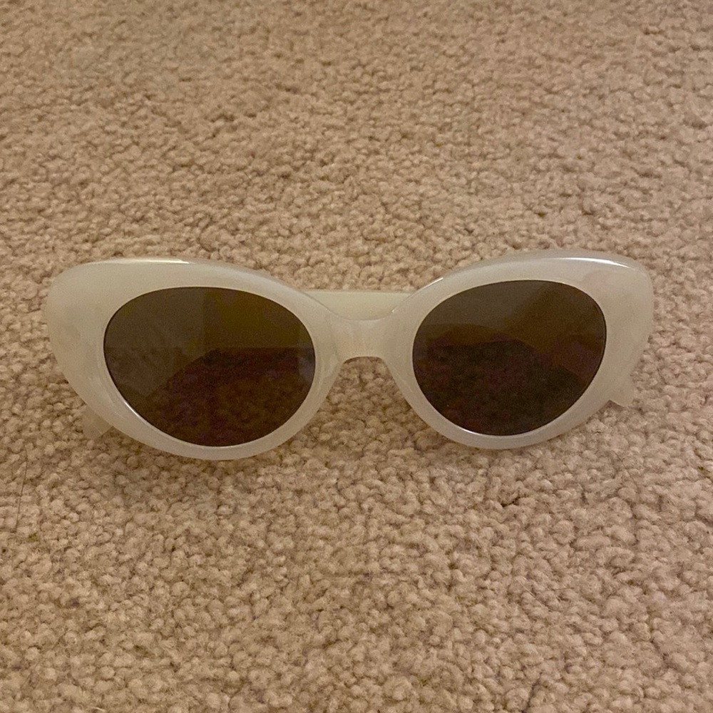 Cat eye sunglasses
